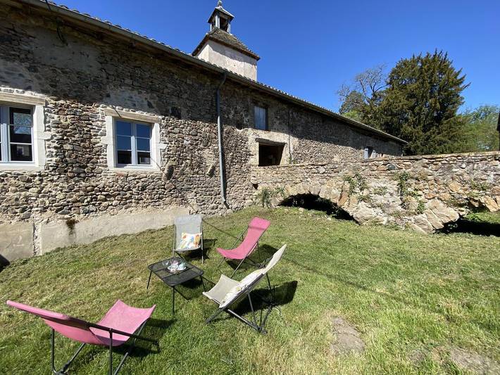 Gîte pour 8 personnes, avec Terrasse ainsi que Jardin et Vue à Cercié
