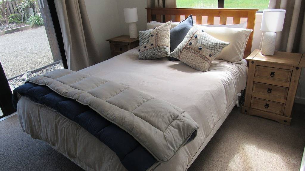 Sun trap by the beach! in Paraparaumu, Kapiti Coast District