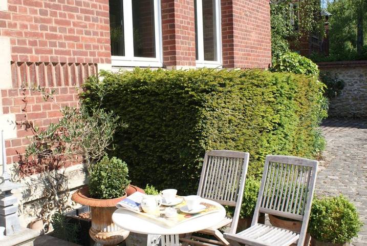 Location de vacances pour 2 personnes, avec terrasse ainsi que jardin et vue à Clermont (Oise) - 4