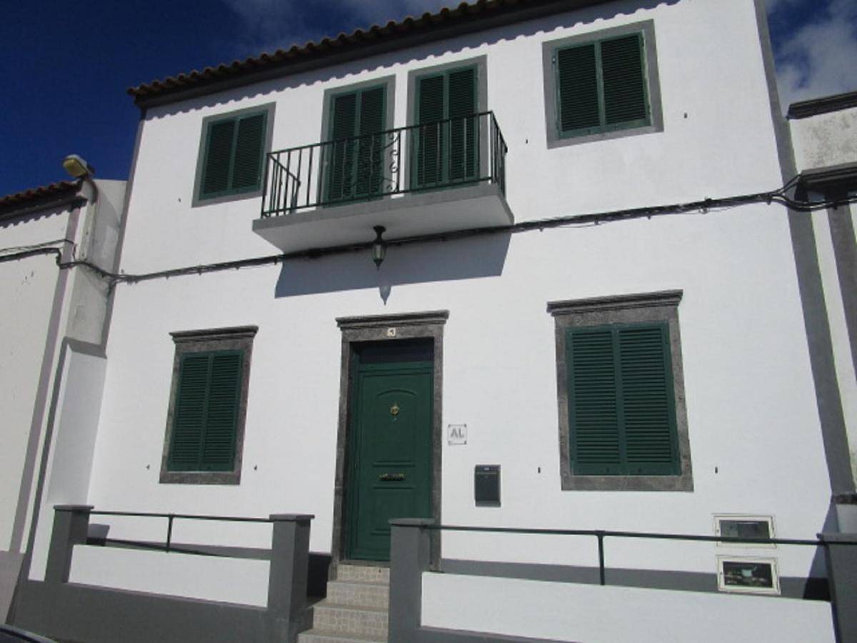 Three-Bedroom Townhouse in São Miguel Island, Lagoa (Açores)