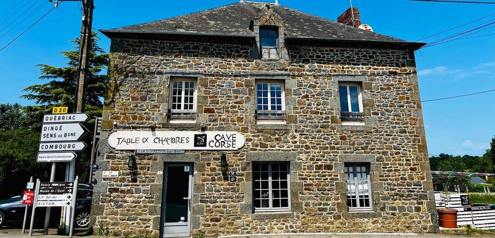 Gîte pour 2 personnes, avec terrasse ainsi que vue et jardin à Tinténiac - 2
