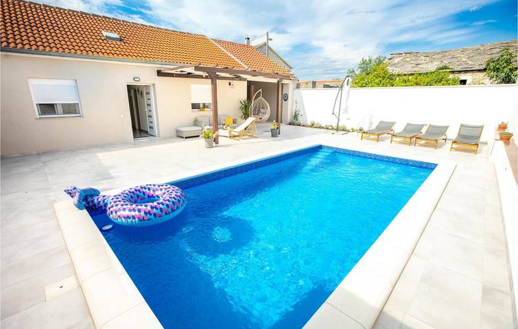 Ferienhaus für 4 Personen, mit Pool