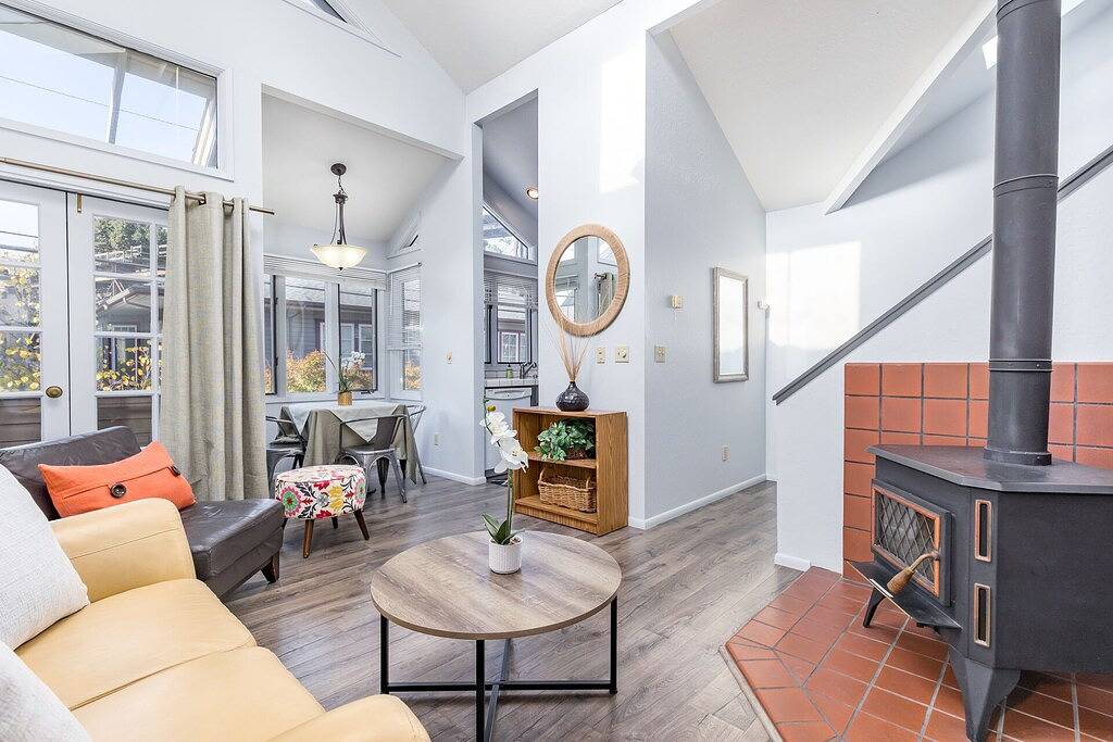 Capitola Hideaway - Cozy two-story Condo in Capitola, Santa Cruz County