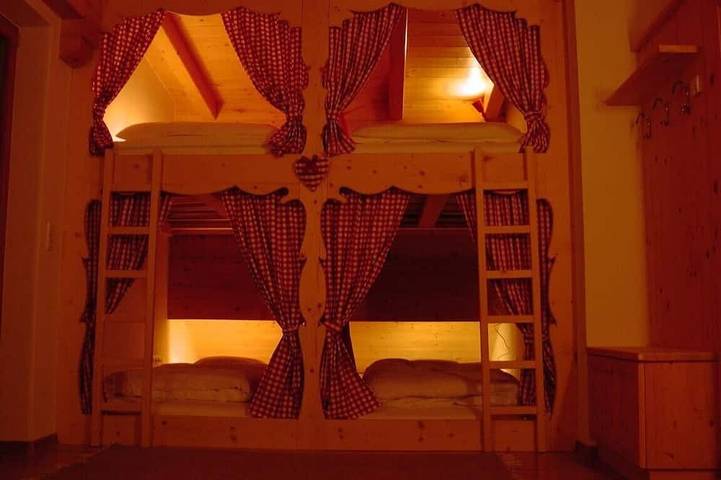 Villa für 14 Personen, mit Balkon und Whirlpool sowie Sauna und Garten in Südtirol - 2