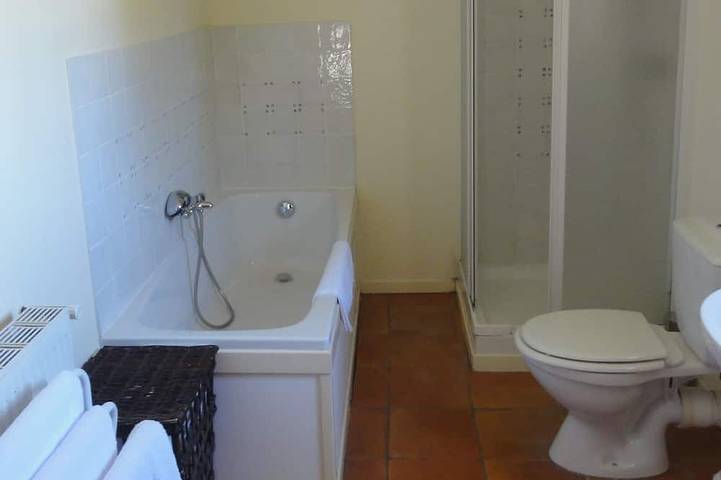 Gîte pour 2 personnes, avec terrasse, animaux acceptés à Douzains - 3