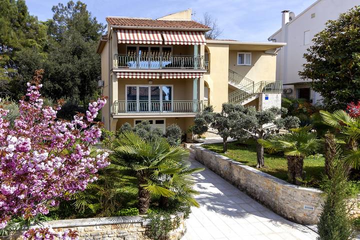 Ferienwohnung für 2 Personen, mit Terrasse und Garten in Poreč - 2