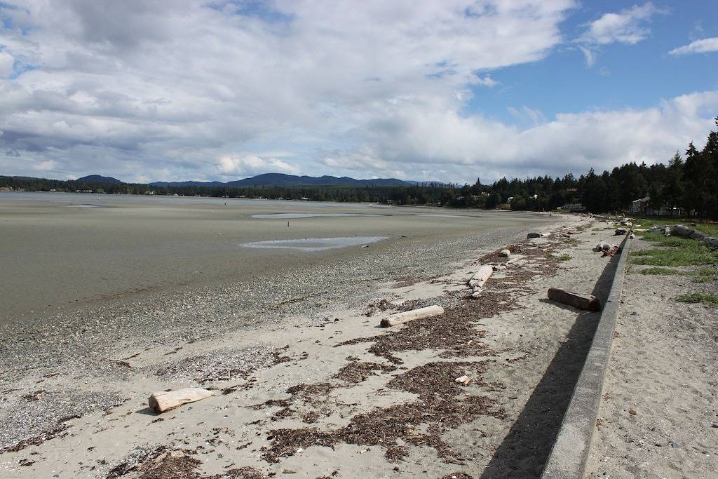 Beachfront-Rathtrevor Deluxe 3 Schlafzimmer, 2 Bäder Wohnung. in Parksville, Regional District of Nanaimo