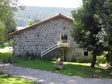 Gîte pour 2 personnes, avec terrasse et jardin dans Parc Naturel Régional du Pilat