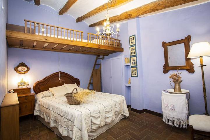 Gîte pour 8 personnes, avec jardin, animaux acceptés dans San Martin Sarroca - 4