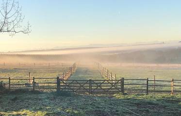 Location de vacances pour 10 personnes, avec vue ainsi que jardin et piscine à Sainte-Maure-de-Peyriac