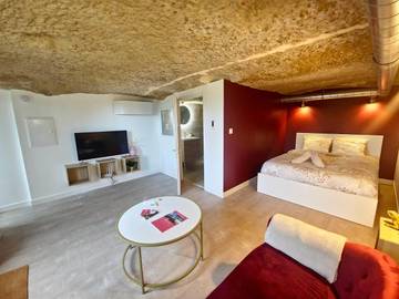 Gîte pour 2 personnes, avec terrasse à Saint-Étienne-de-Chigny