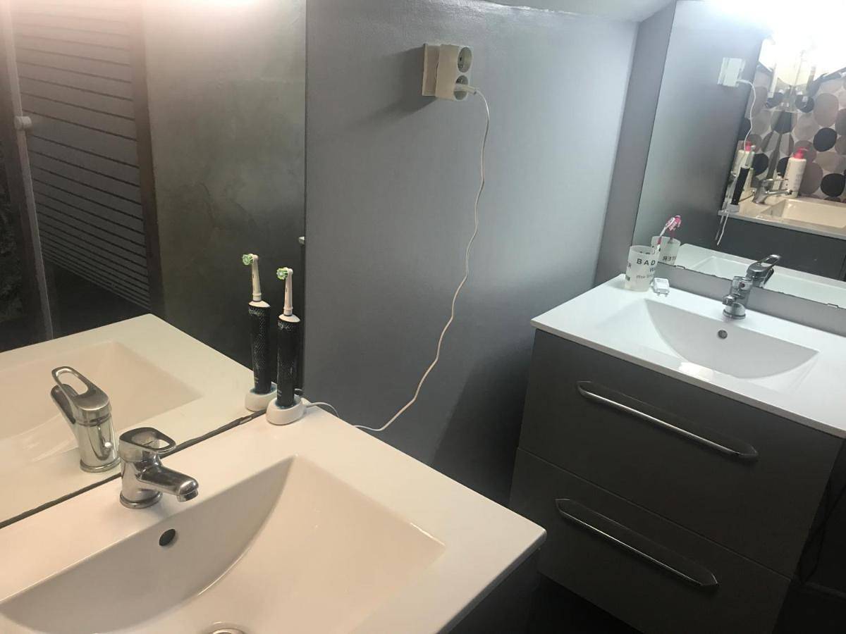 Maison reposante plein sud sans vis à vis avec piscine in Le Châtelet-en-Brie, Seine-et-Marne