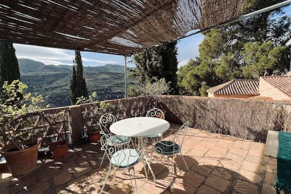 Apartamento entero, El Pino Retreat Apartment in Albuñuelas, Provincia de Granada