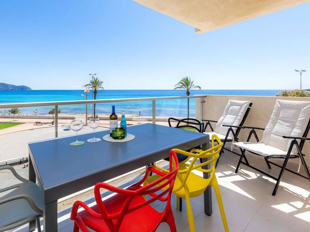 Beachside apartment in Cala Millor in Cala Millor, San Lorenzo de Cardessar
