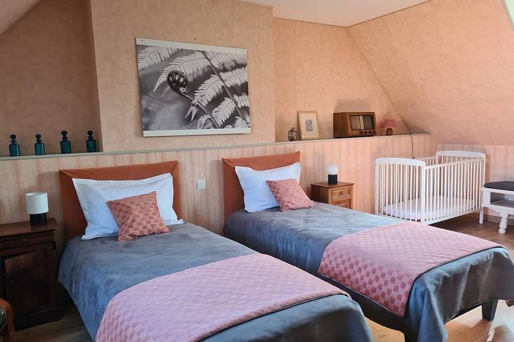 Location de vacances pour 8 personnes, avec jardin à Fougères-sur-Bièvre - 2