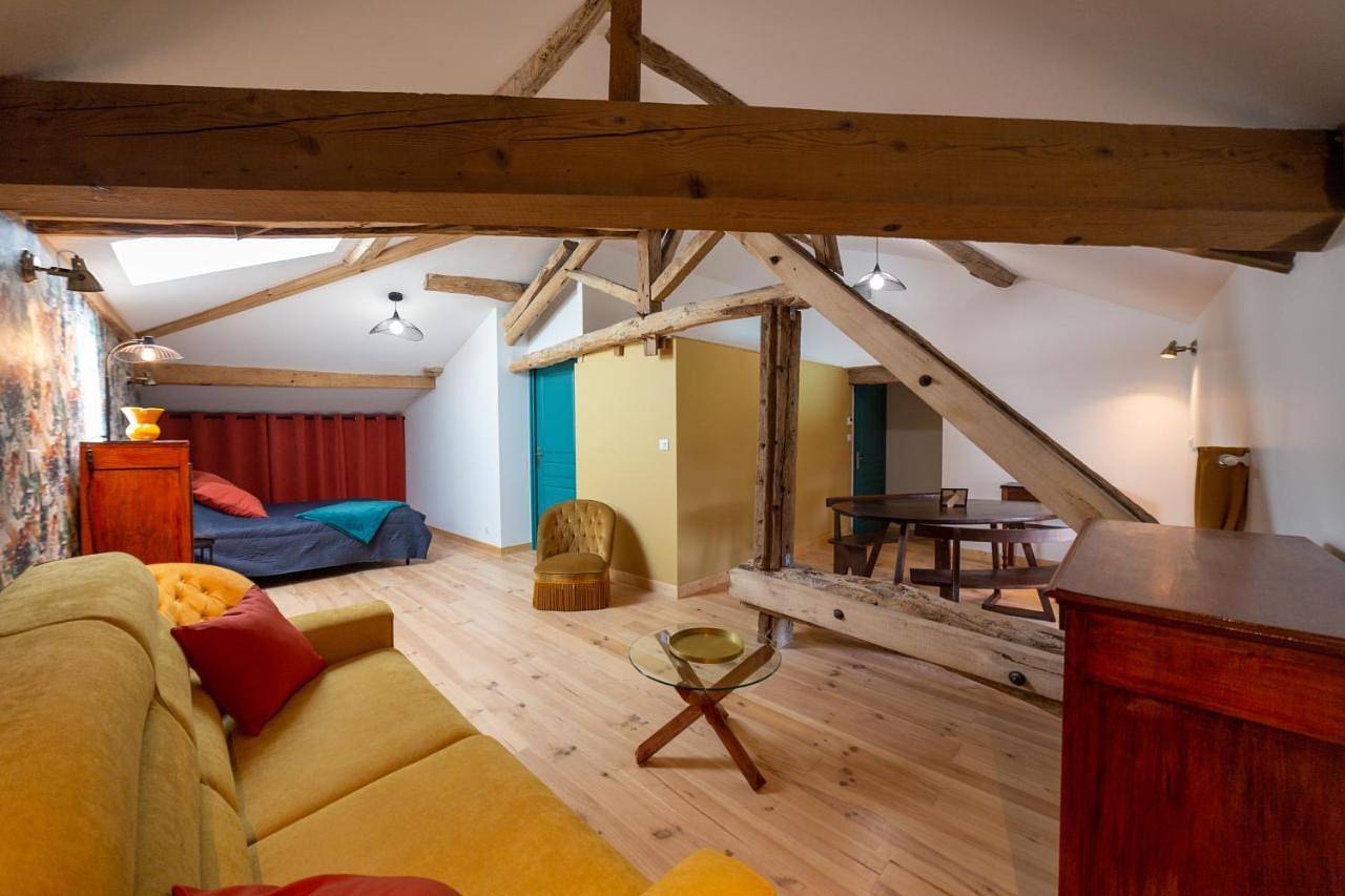 Quadruple Room with Private Bathroom in Saint-Jean-de-Thurac, Quercy