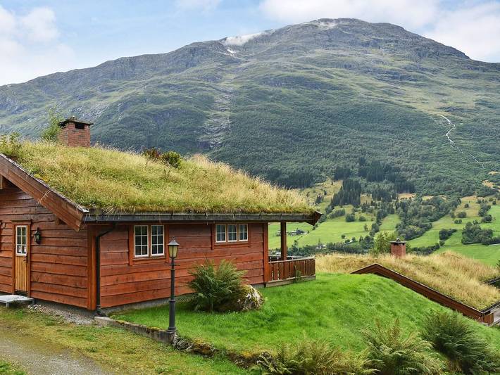 Feriehus for 4 personer, med Terrasse og Hage i Olden
