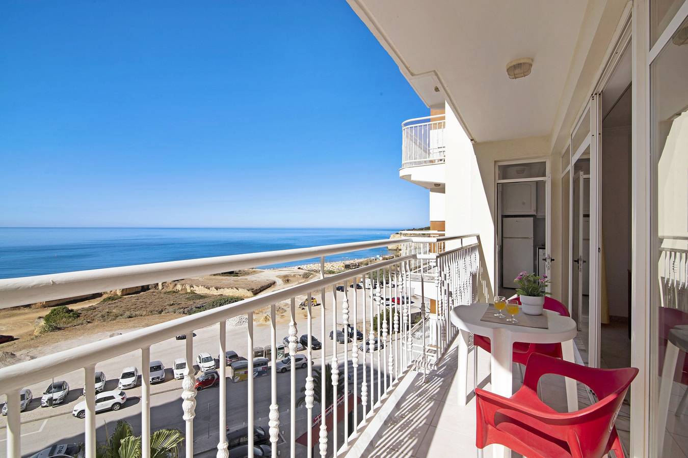 Appartement entier, Appartement Nau Bérrio 5ºd - Vue Mer avec A/C, Wi-Fi, Jardin & Balcon in Armação de Pêra (costa), Armação de Pera
