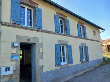 Chambre d’hôte pour 4 personnes, avec balcon ainsi que jacuzzi et jardin dans Saint-Goussaud