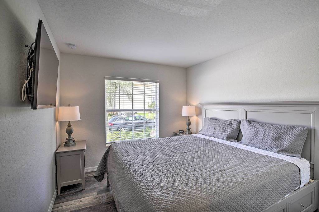 Bright & Airy Fort Myers Home w/ Pool Access! in Fort Myers, Southwest Florida