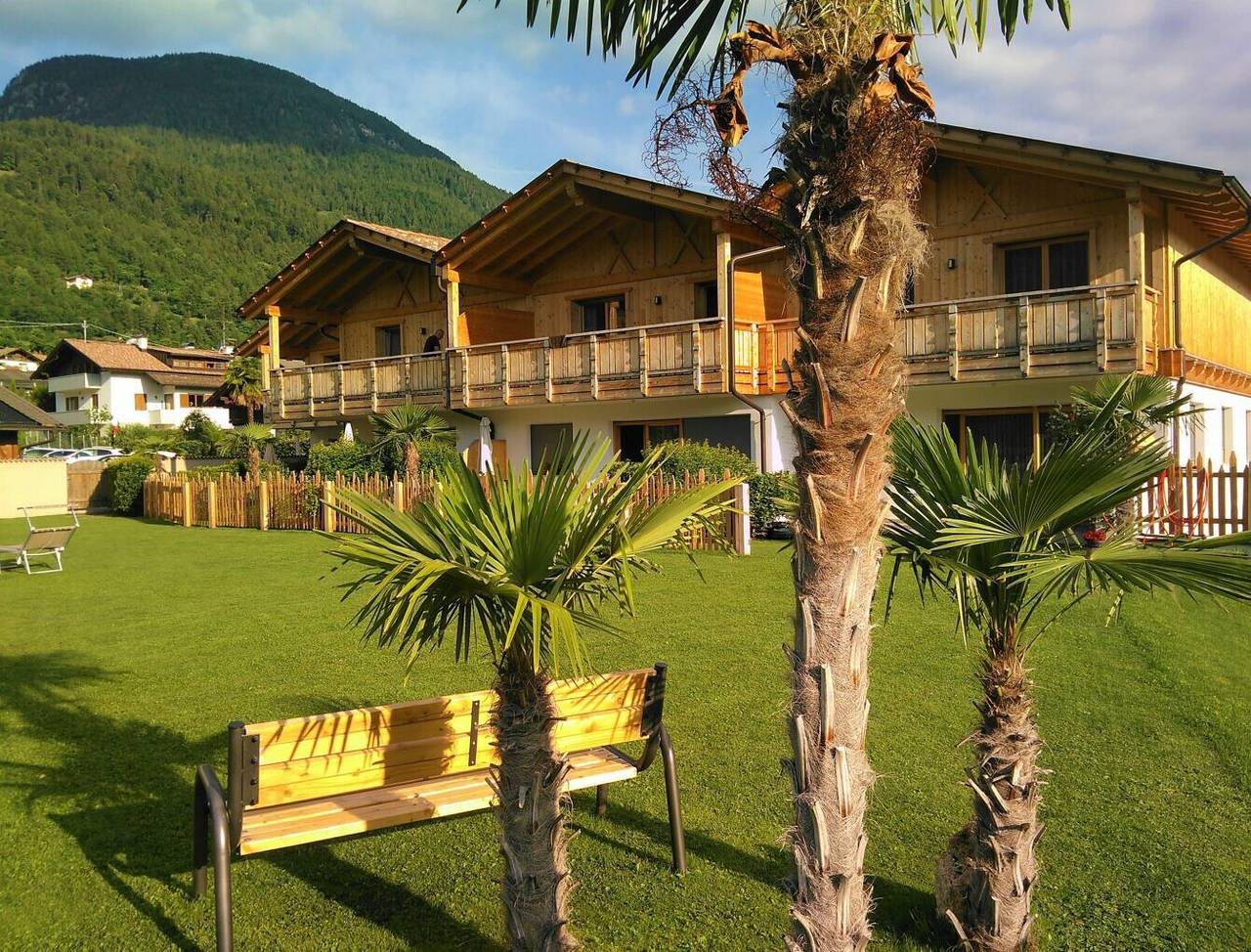Apartamento entero, Chalet '2 55m²' con vistas a la montaña, piscina comunitaria y wifi in Prissian, Tesimo