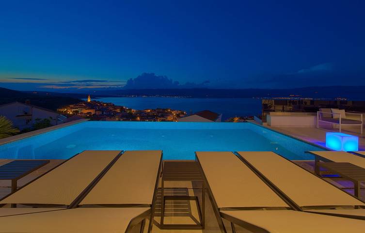 Villa pour 8 personnes, avec jardin ainsi que sauna et piscine, animaux acceptés à Vrbnik - 3