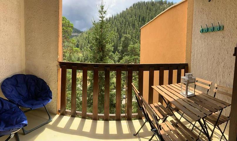 Gîte pour 6 personnes, avec vue et terrasse, animaux acceptés dans Station de La Colmiane - 2