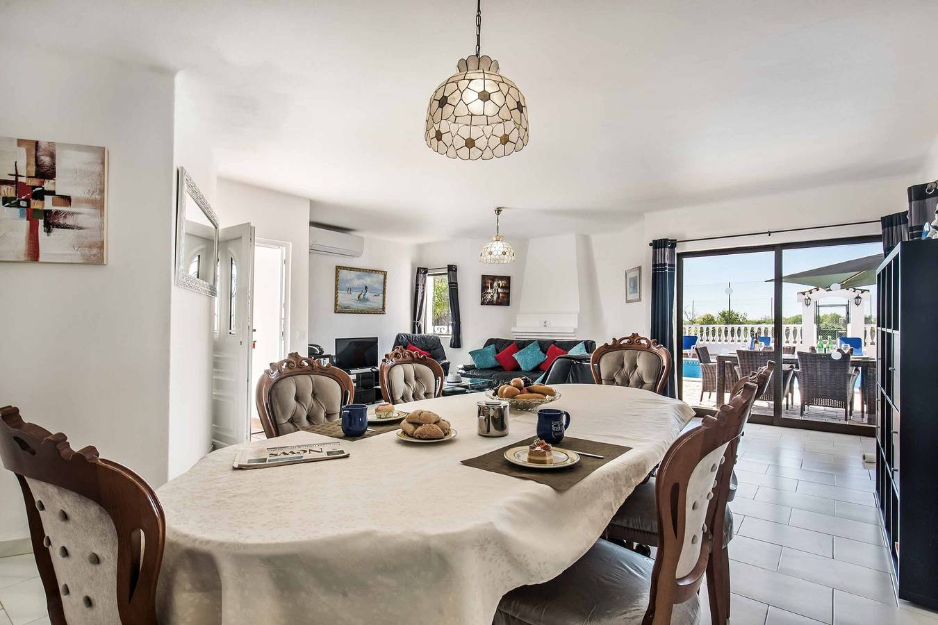 Villa voor 6 personen met terras in Armação de Pera, Faro District