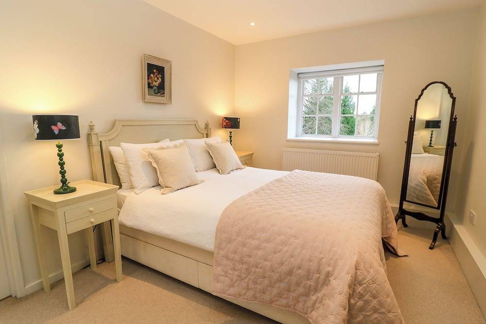 The Elm Coach House, pet friendly, with a garden in Chipping Norton in Chipping Norton, Oxfordshire