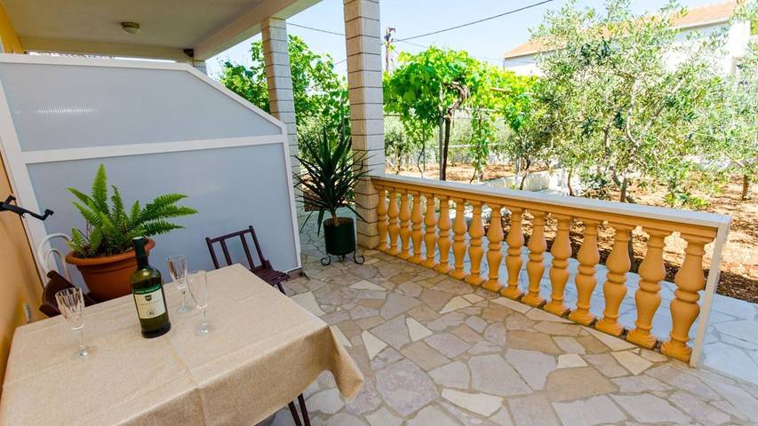 Apartament wakacyjny dla 2 osób, z taras w Trogir