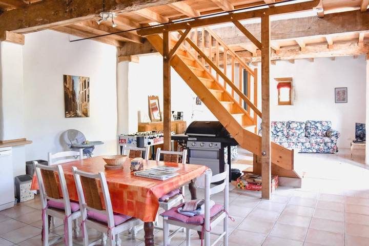 Location de vacances pour 5 personnes, avec bassin pour enfant et vue ainsi que jardin et piscine, adapté aux familles à Madiran - 4