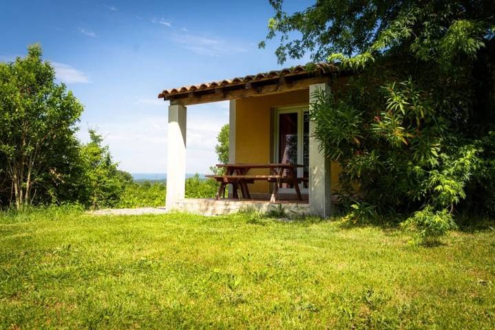 Maison de vacances pour 8 personnes, avec terrasse ainsi que piscine et jardin en Ardèche - 3