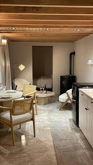 Cottage pour 2 personnes, avec balcon et jardin dans Hatrival