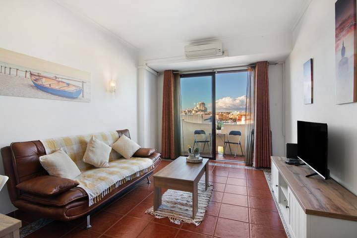 Entire apartment, Apartment 'Oura Beach Cozy' with Balcony, Wi-Fi and Air Conditioning in Albufeira e Olhos de Água, Faro District