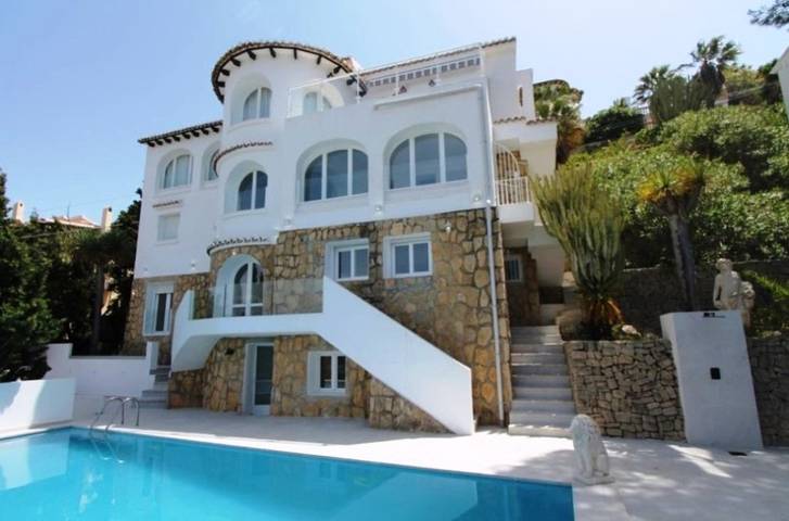 Pet-Friendly Villa Sportsman House with Sea View, Pool, A/C & Wi-Fi in Villotel, Teulada (Spain)