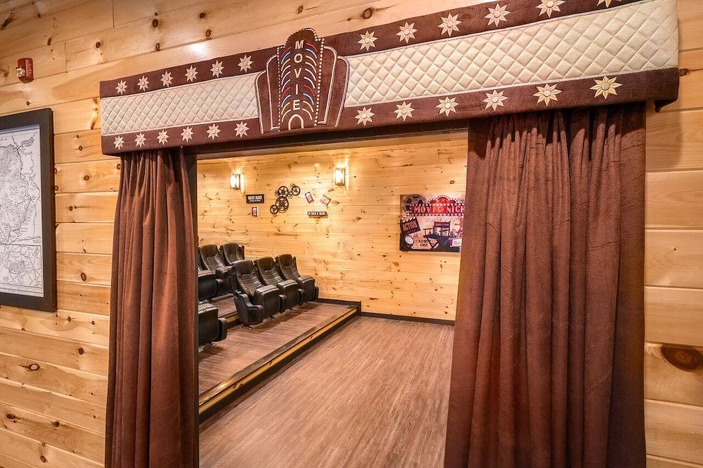 Mega Views, Luxuskabine, 11.000 qm Ft., Theater, Golf Arcade und mehr 86 Personen in Gatlinburg, Sevier County