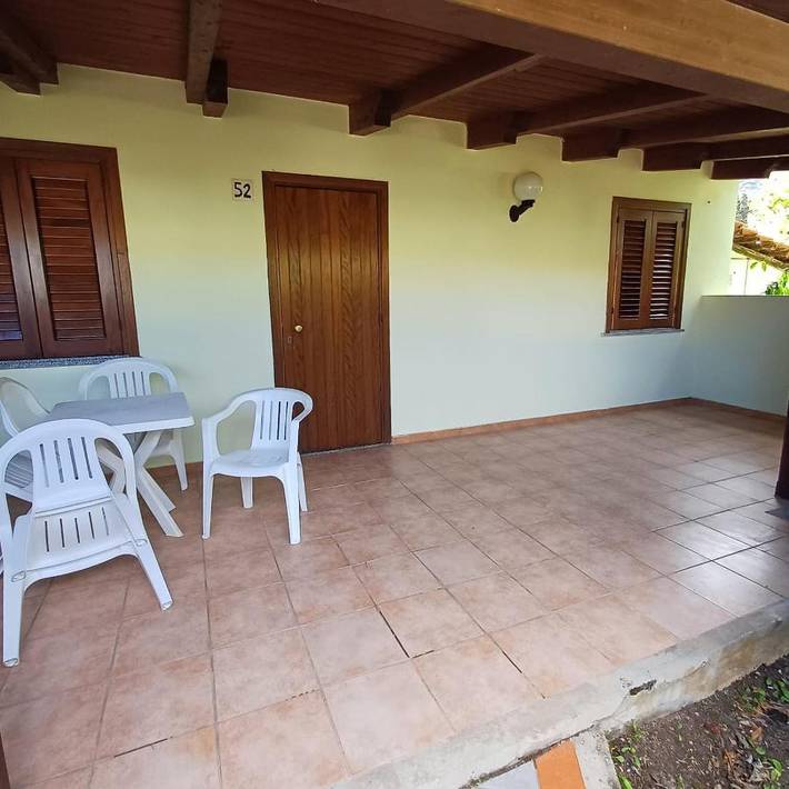 Parc de vacances pour 5 personnes, avec vue ainsi que jardin et piscine à Zambrone - 2