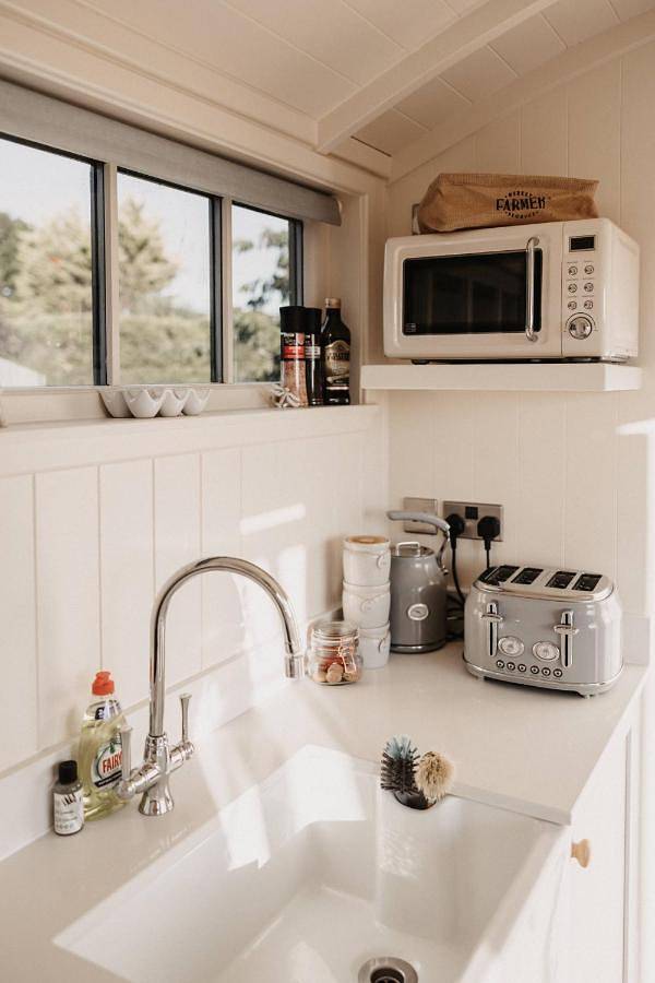 The Dragonfly Shepherds Hut in Great Bentley, Essex