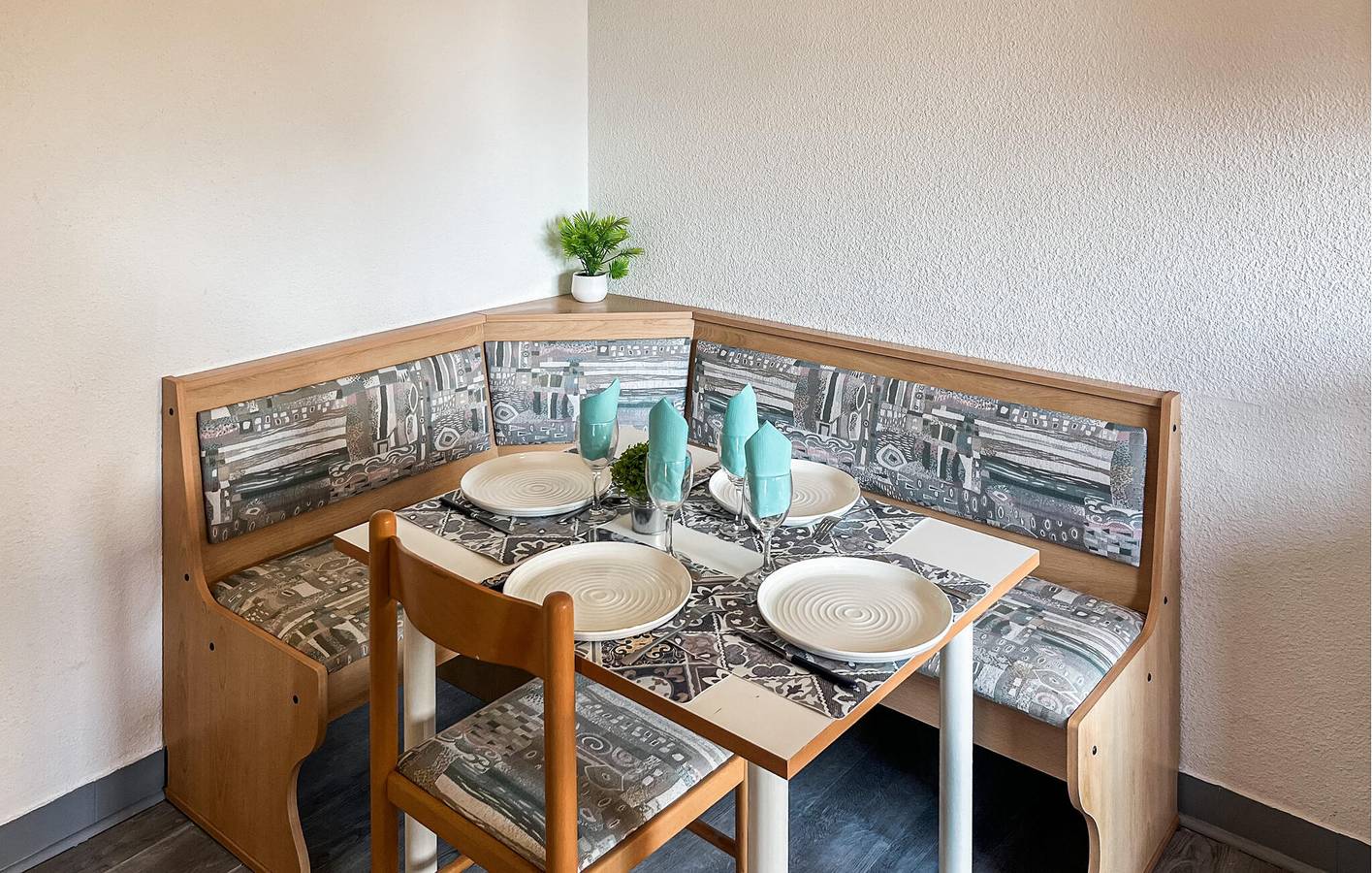 Appartement de vacances entier, Appartement moderne avec parking, télévision et centre-ville à 2 km in Narbonne Plage, Narbonne