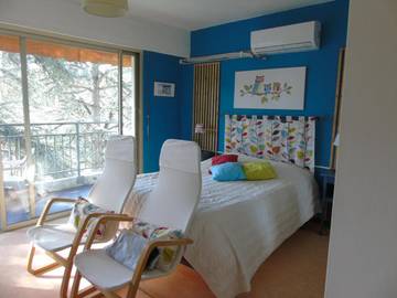 Gîte pour 2 personnes, avec balcon et vue dans Casino de Greoux les Bains