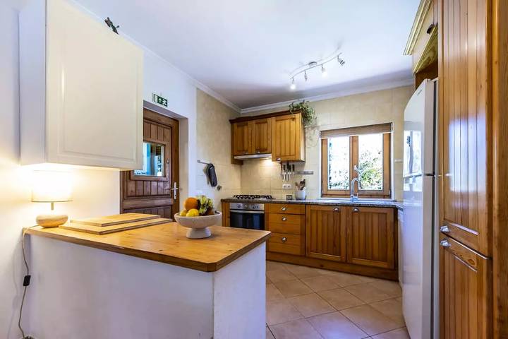 Location de vacances pour 7 personnes, avec jardin dans Rogil - 4