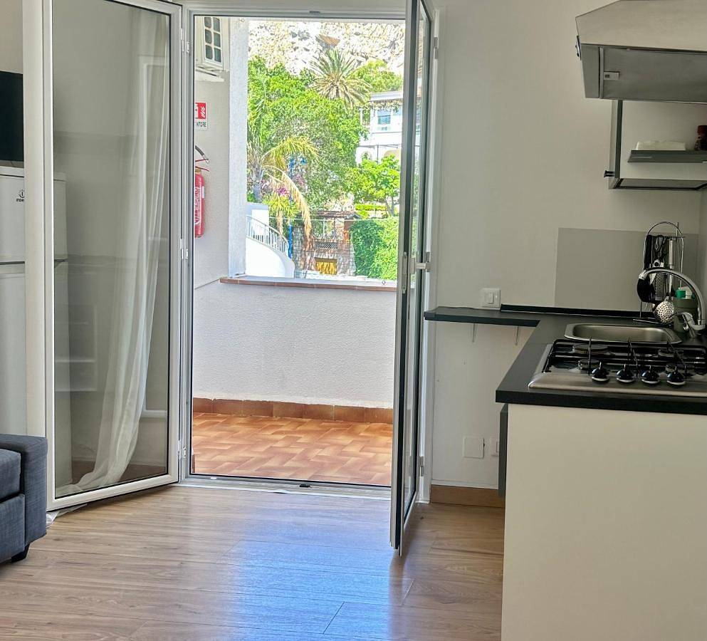 Appartamento intero, One-Bedroom Apartment in Mondello, Palermo