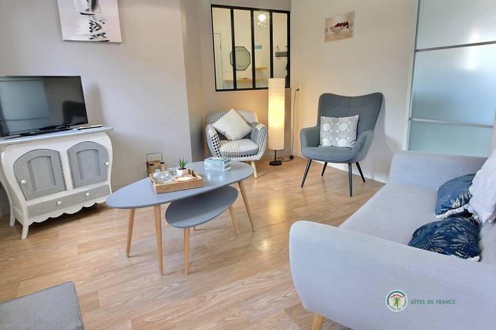 Gîte pour 6 personnes, avec vue et jardin - 1