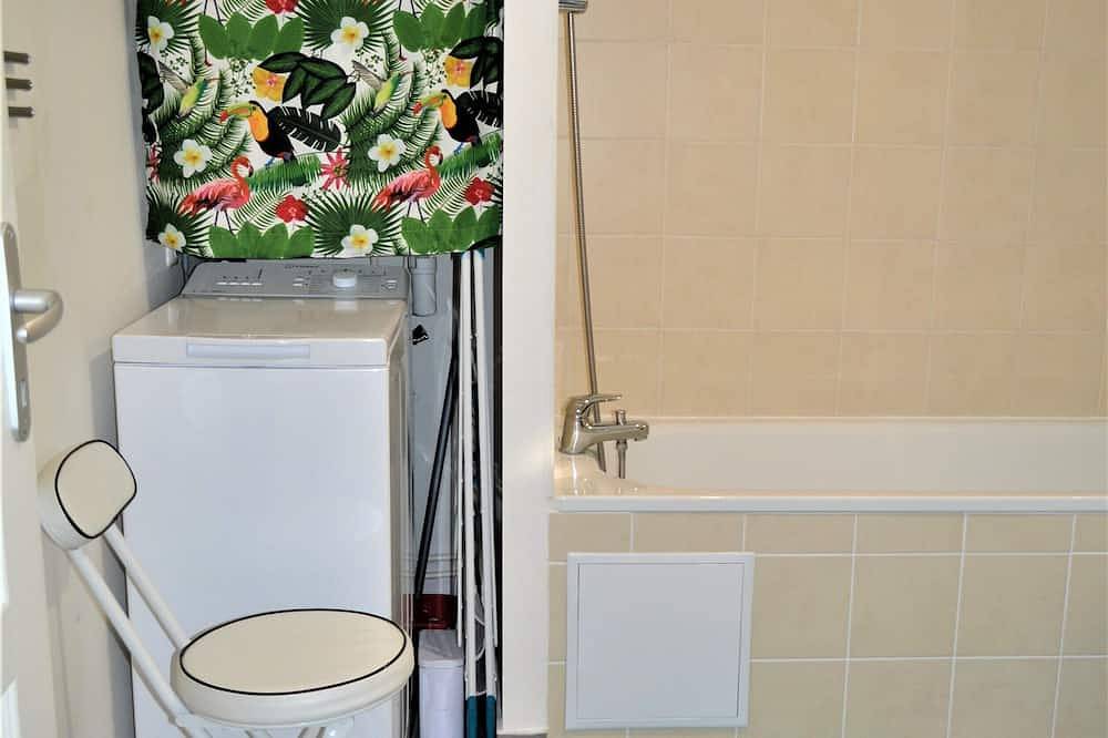 Entire apartment, Duplex studio 2 steps from Carcans-Maubuisson lake in Maubuisson, Carcans