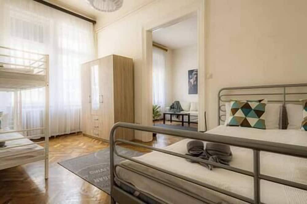 Entire apartment, Imct - Gentleman Apartment Budapest in Budapest, Central Hungary