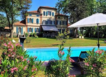 Chambre d’hôte pour 2 personnes, avec jardin ainsi que piscine et vue à Almayrac