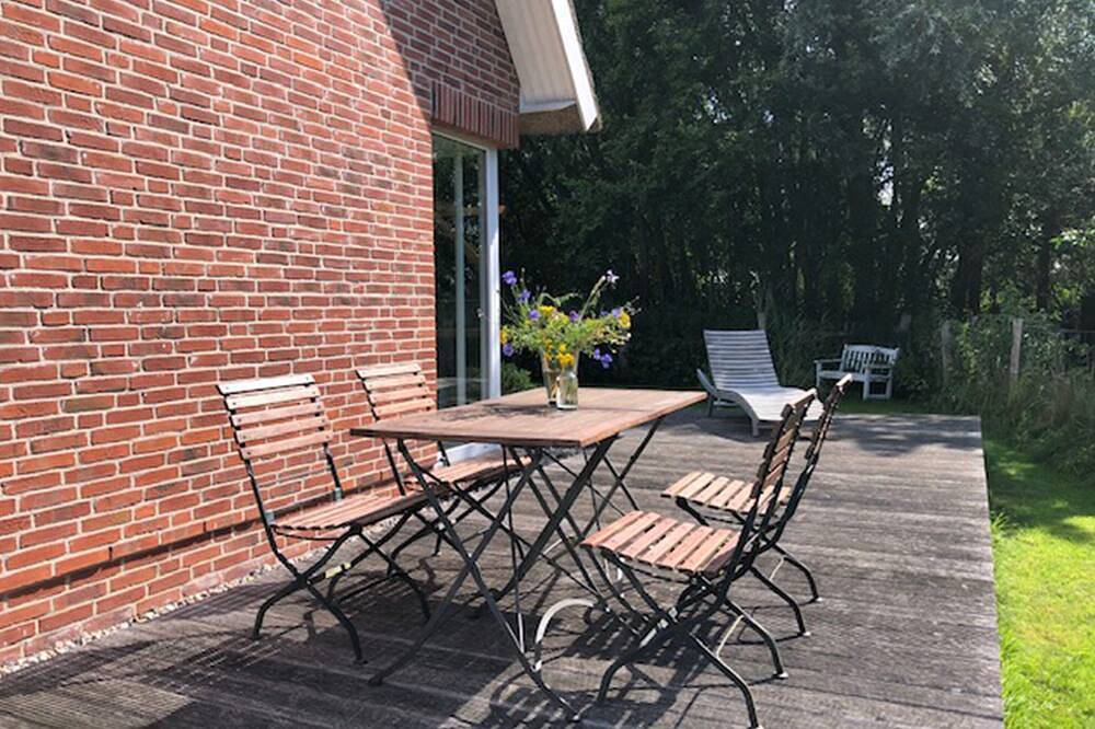 Ostseeurlaub im hochwertigen Reetdachhaus – Entspannung pur in Kenz-Küstrow, Vorpommern
