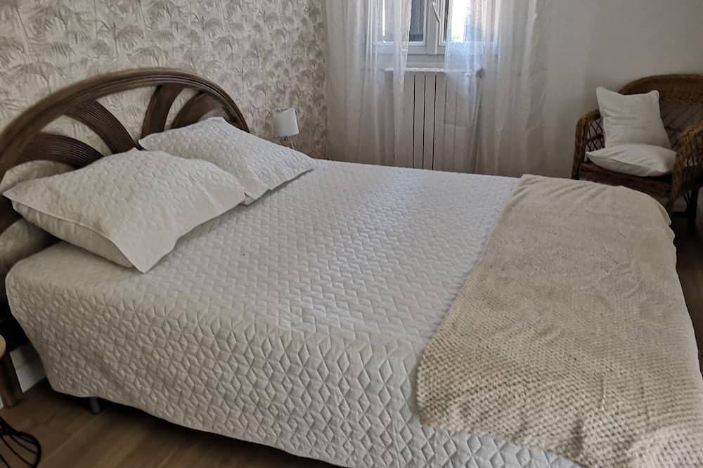 Apartamento entero, Ben apartment design balcony with beautiful view on our mountains special biker in Digne-les-Bains, Alpes de Alta Provenza