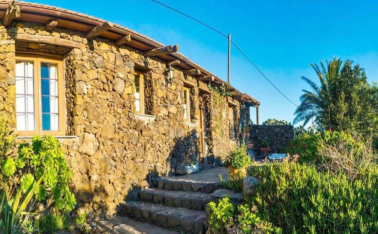 Casa rural para 3 personas, con terraza además de jardín y vistas en El Hierro - 2