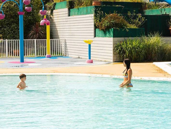 Camping Siblu Les Pierres Couchées - Funpass inclus - Mobilhome 8 personnes - Essentiel 3ch 8p Signature sans clim in Saint-Brevin-les-Pins, Côte de Jade